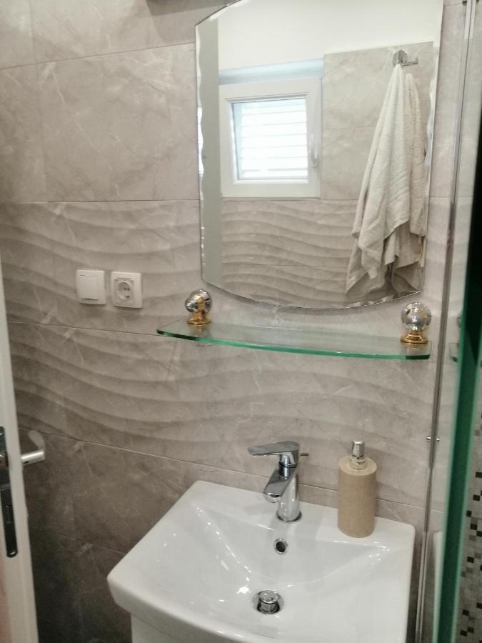 Apartman Ivo Apartment Baska Voda Luaran gambar